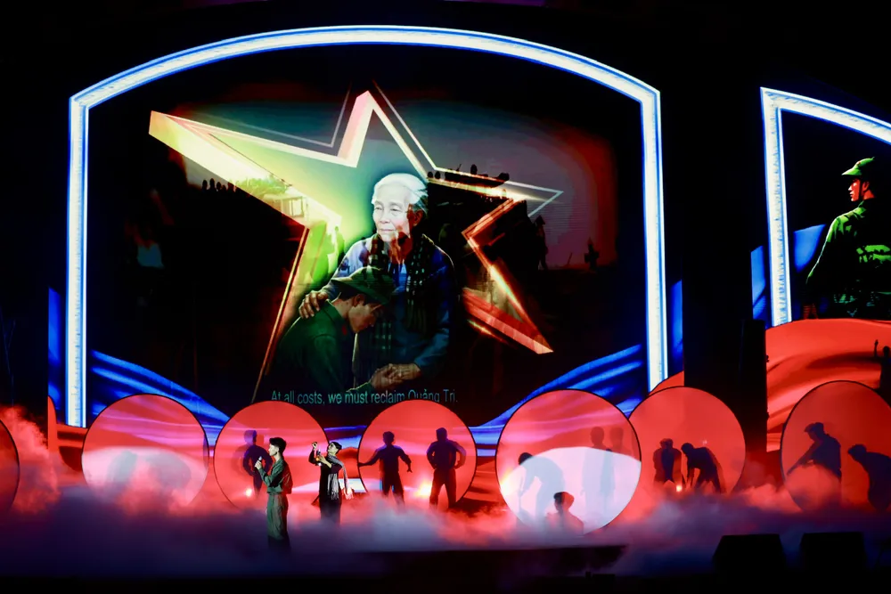 LHP - san khau 13.jpg