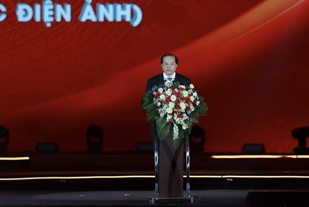 LHP - san khau 5.jpg