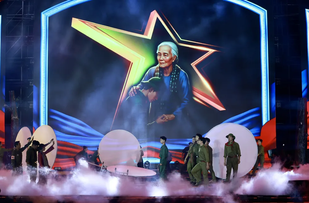 LHP - san khau 6.jpg