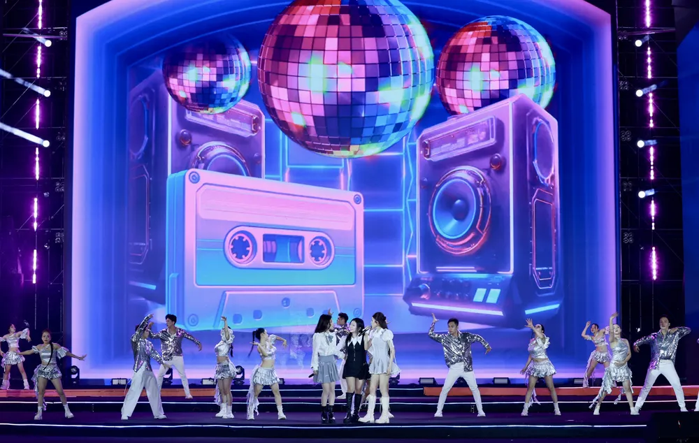 LHP - san khau 8.jpg