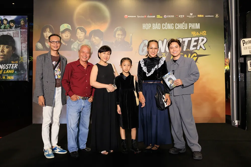 hau due mat troi 3.jpg