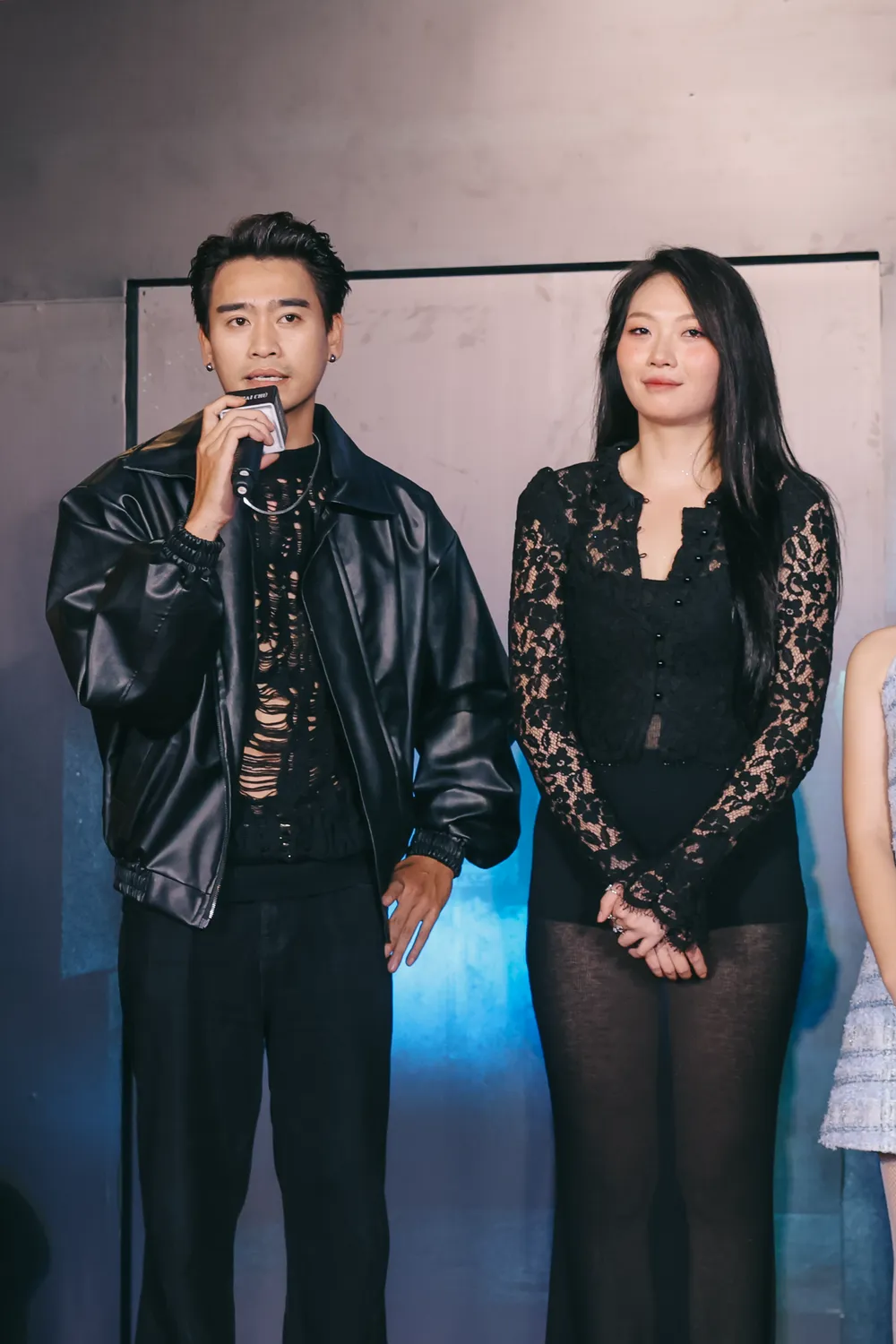 ra mat nha hai chu 3.png