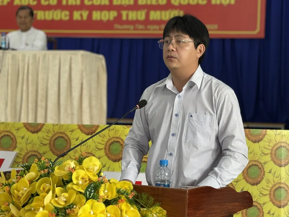 Ông Trịnh Hoàng Tuấn Anh, Phó Giám đốc Sở Tài chính TPHCM trả lời kiến nghị của cử tri ông TUẤN.jpg