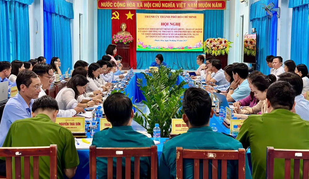 Toàn cảnh buổi làm việc chiều 16-10 Ảnh 1.jpg