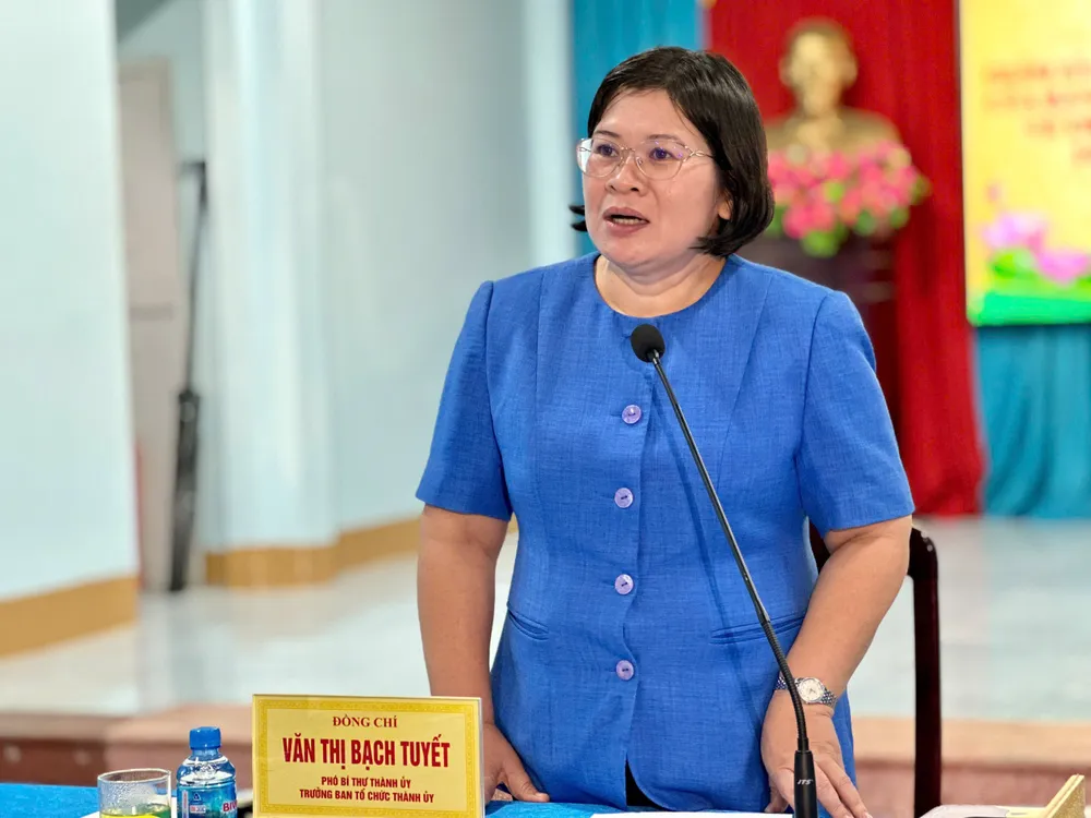 Đồng chí Văn Thị Bạch Tuyết phát biểu tại buổi làm việc với Đảng ủy xã Phú Giáo và xã Phước Hòa Ảnh 11.jpg