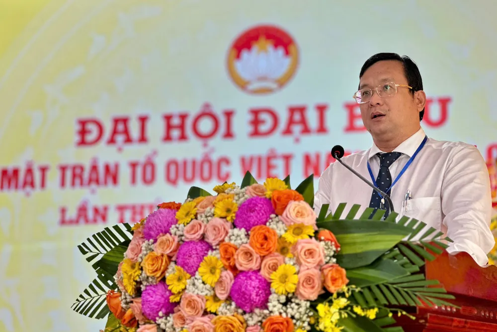 Đồng chí Phan Hồng Ân phát biểu tại đại hội Đồng chí Phan Hồng Ân phát biểu tại đại hội