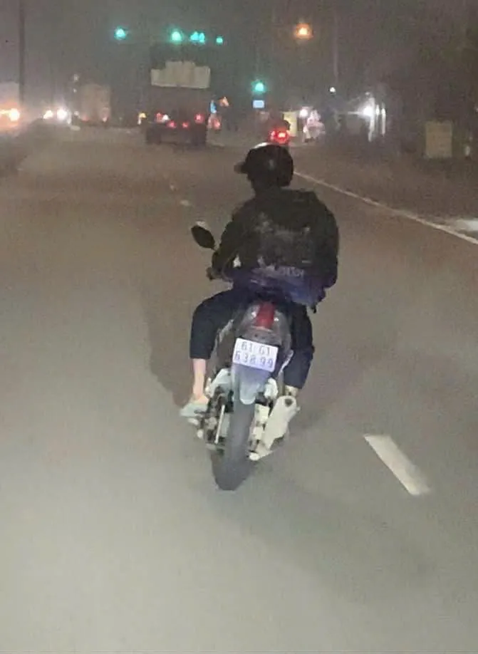V. đánh võng trên đường bị người dân quay clip IMG_4564.jpeg