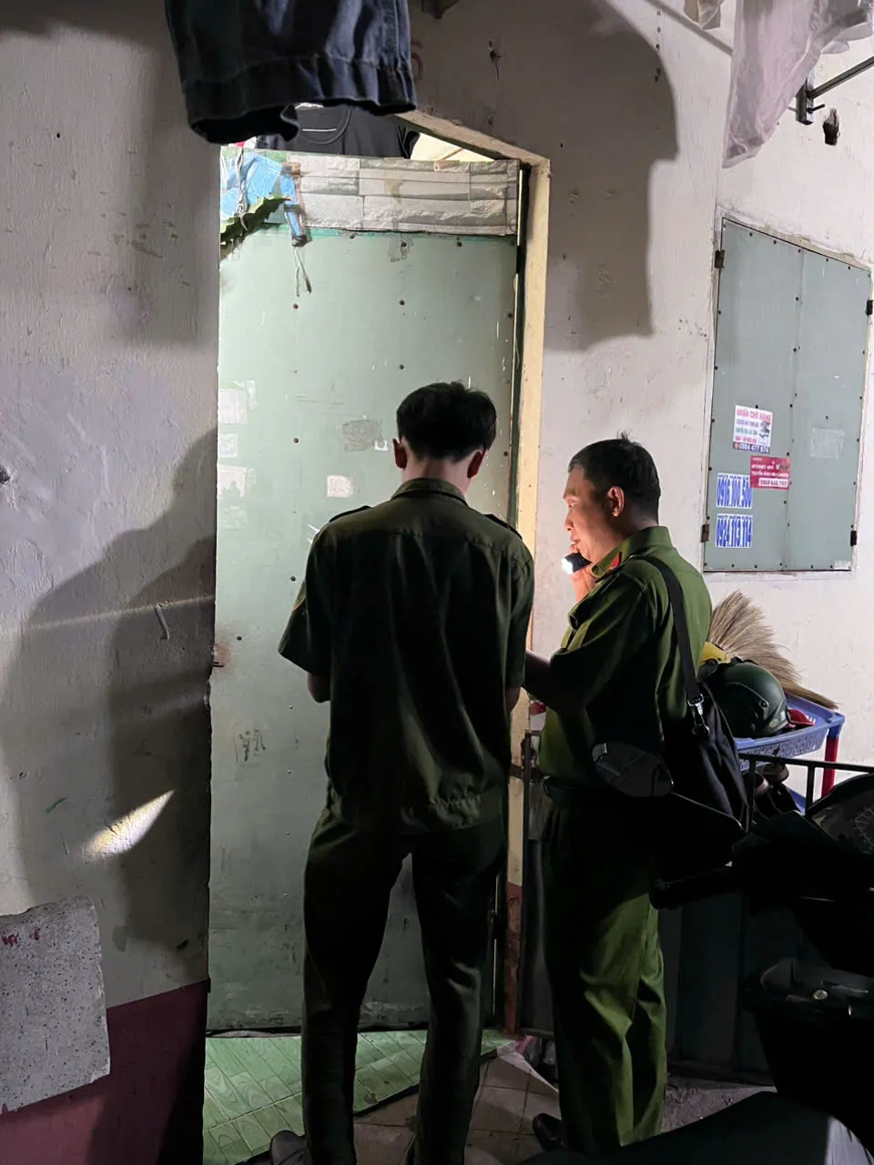 Công an phường Thuận Giao vận động người ở trọ phối hợp tố giác tội phạm TUYÊN TRUYỀN NHÀ TRỌ (23-10).jpg