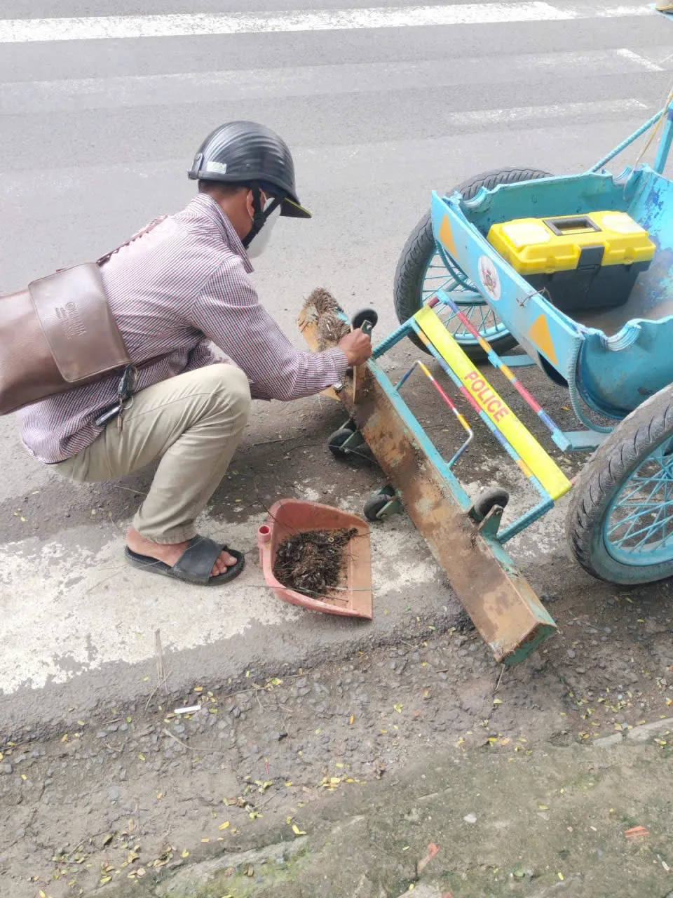 Các tổ, nhóm tham gia hút đinh trên Quốc lộ 1K TAI DINH 1.jpg
