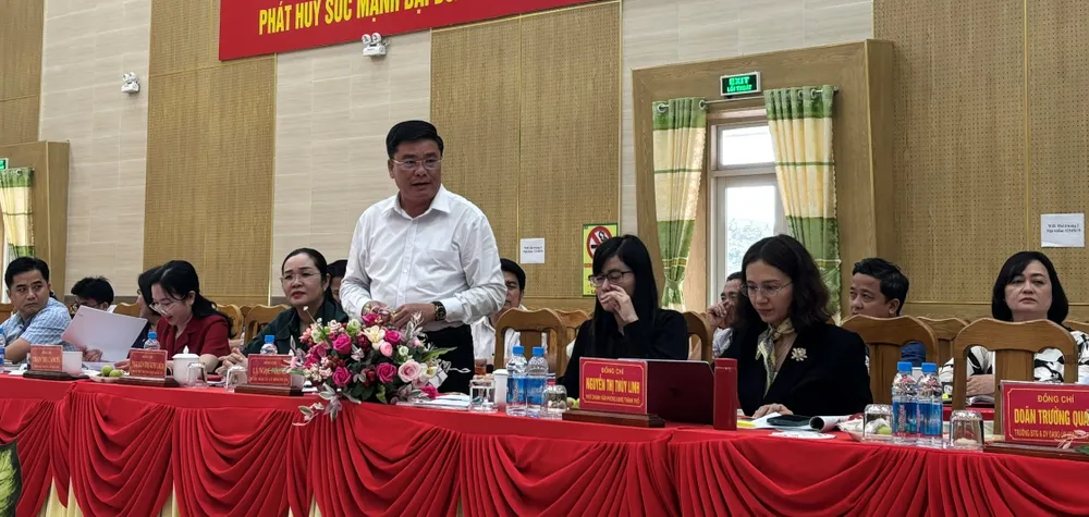 Lãnh đạo phường Tân Hiệp phát biểu tại buổi làm việc lãnh đạo phường tân hiệp 30-10.jpg