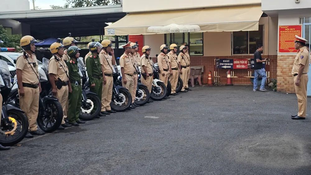 CSGT RA QUÂN 20-11.jpg