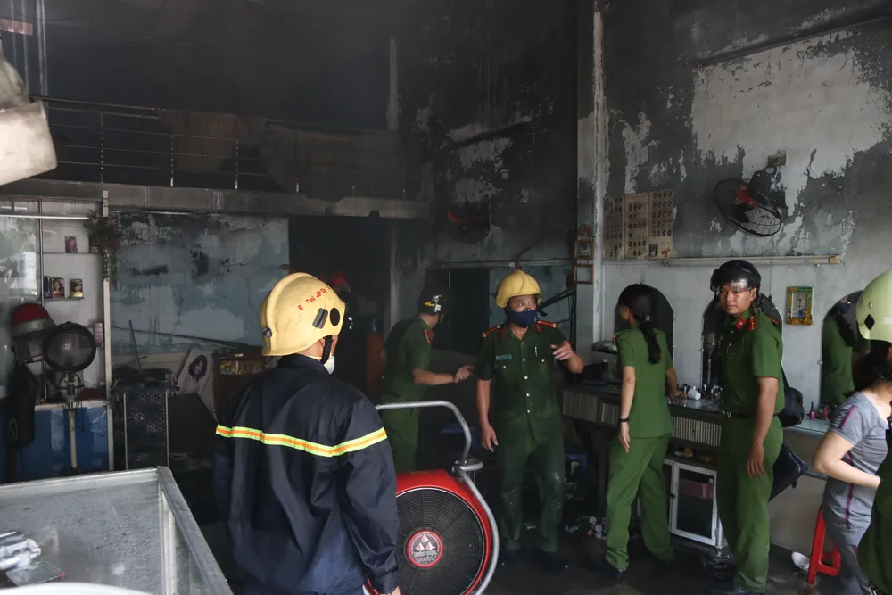 Đà Nẵng: Cháy lớn trong khu dân cư, nhiều người hoảng loạn ảnh 2