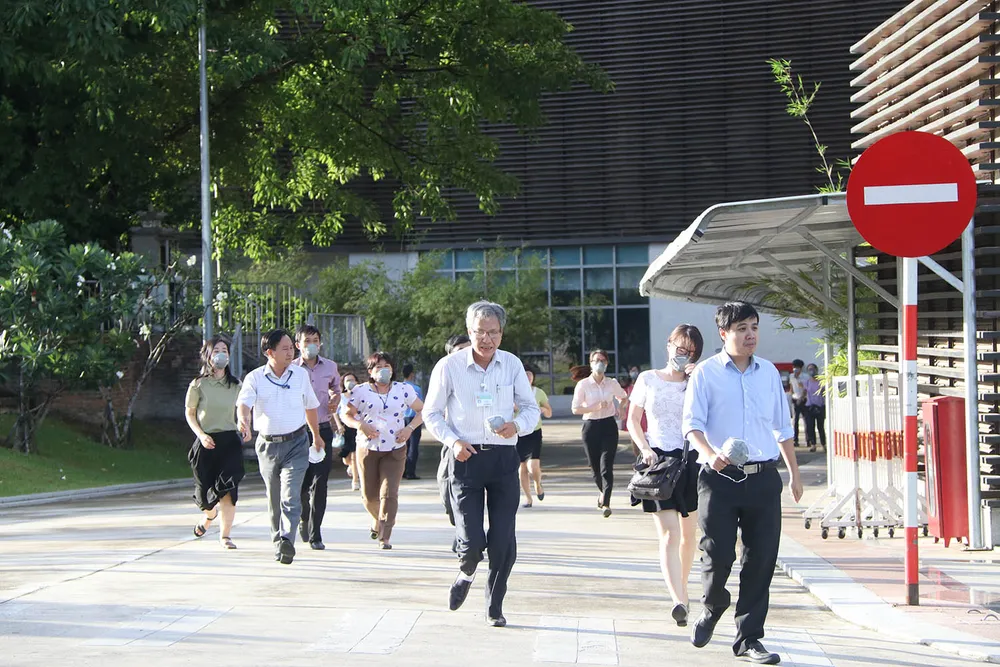 Lần đầu tiên diễn tập chữa cháy tòa nhà Trung tâm hành chính TP Đà Nẵng ảnh 4