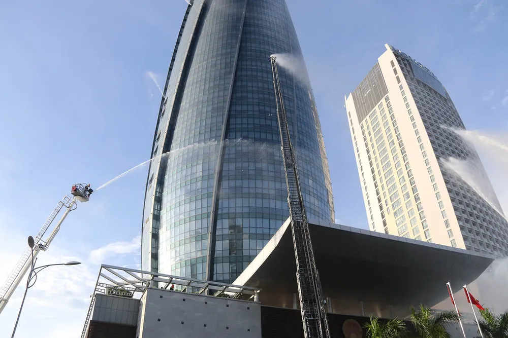 Lần đầu tiên diễn tập chữa cháy tòa nhà Trung tâm hành chính TP Đà Nẵng ảnh 2