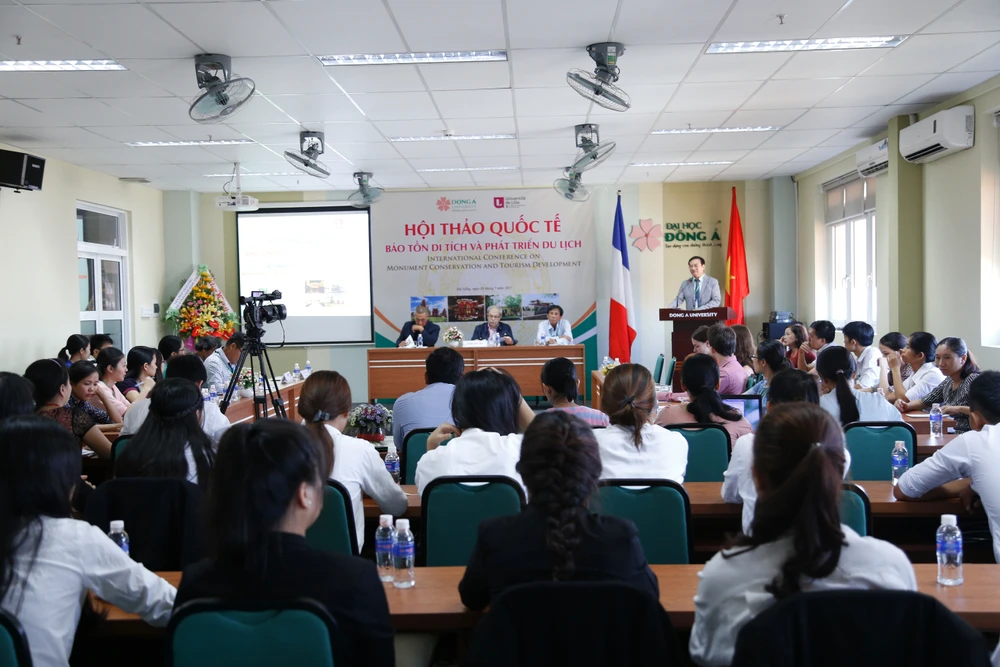 Hội thảo quốc tế về “Bảo tồn di tích và phát triển du lịch”.