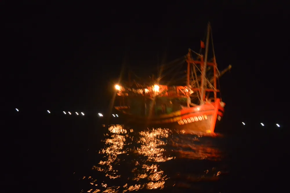 Cứu nạn thành công thuyền trưởng bị đau nặng trên biển ảnh 2