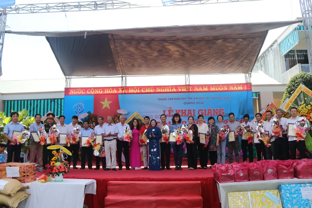 Gần 5 tỷ đồng ủng hộ Trung tâm Nuôi dạy trẻ khuyết tật Võ Hồng Sơn  ảnh 12