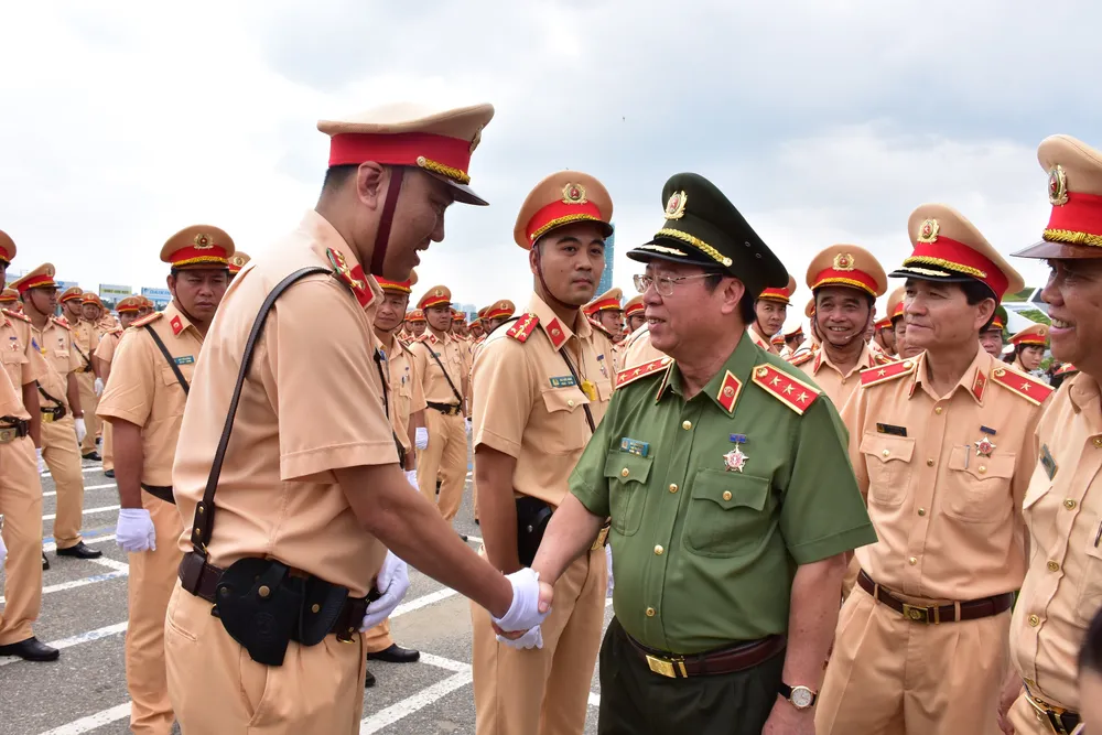 Lực lượng CSGT ra quân đảm bảo trật tự ATGT tại Tuần lễ cấp cao APEC  ảnh 4