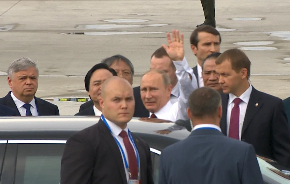 VIDEO: Hình ảnh đầu tiên của Tổng thống Vladimir Putin khi đến Đà Nẵng  ảnh 7 VIDEO: Hình ảnh đầu tiên của Tổng thống Vladimir Putin khi đến Đà Nẵng  ảnh 7