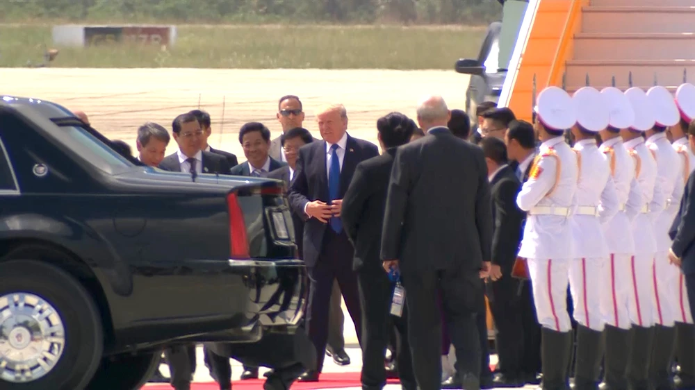 VIDEO: Tổng thống Donald Trump đến Đà Nẵng ảnh 5 VIDEO: Tổng thống Donald Trump đến Đà Nẵng ảnh 5