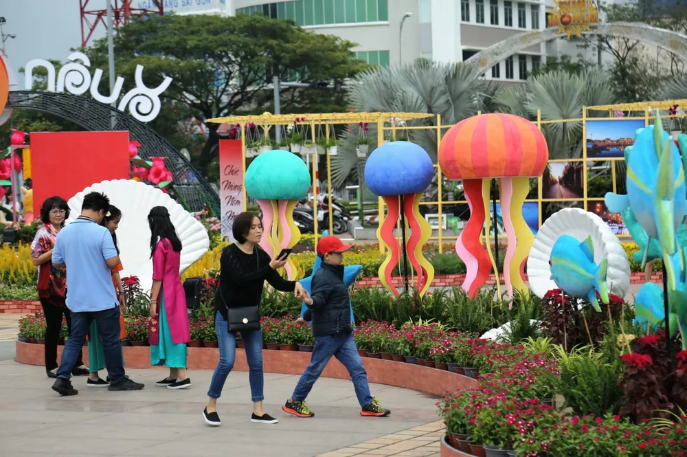 Nhộn nhịp đường hoa xuân Đà Nẵng  ảnh 9