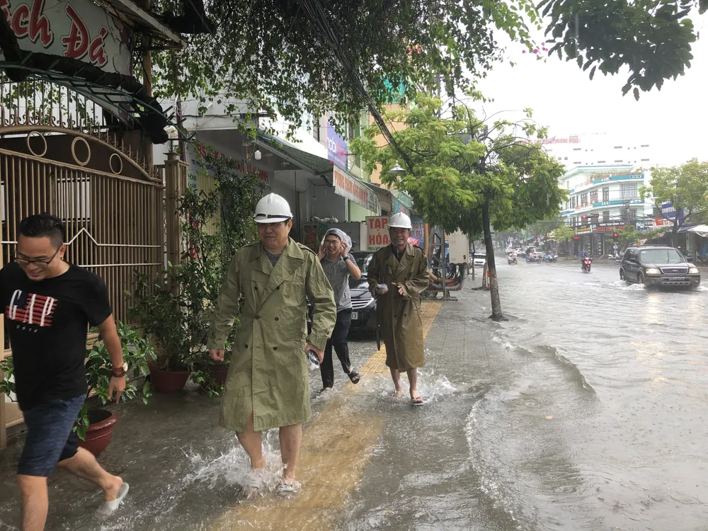 Đà Nẵng cấp bách ứng phó với ngập sâu do mưa lớn kéo dài  ảnh 3