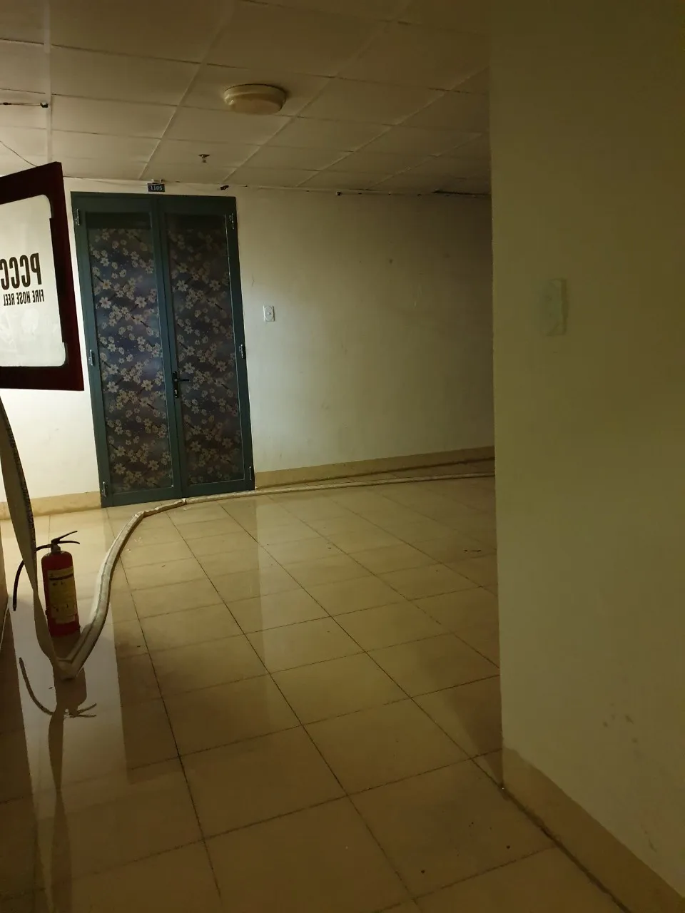 Thắp hương cúng rằm làm cháy căn hộ chung cư trên tầng 11 ảnh 5