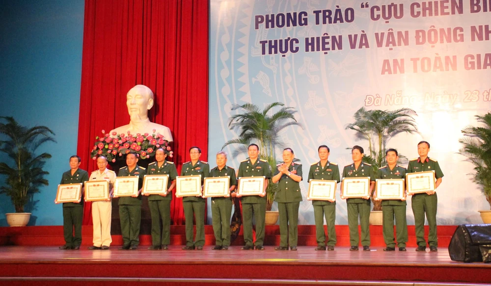 Hội CCB Việt Nam khen thưởng 9 tập thể và 3 cá nhân tiêu biểu