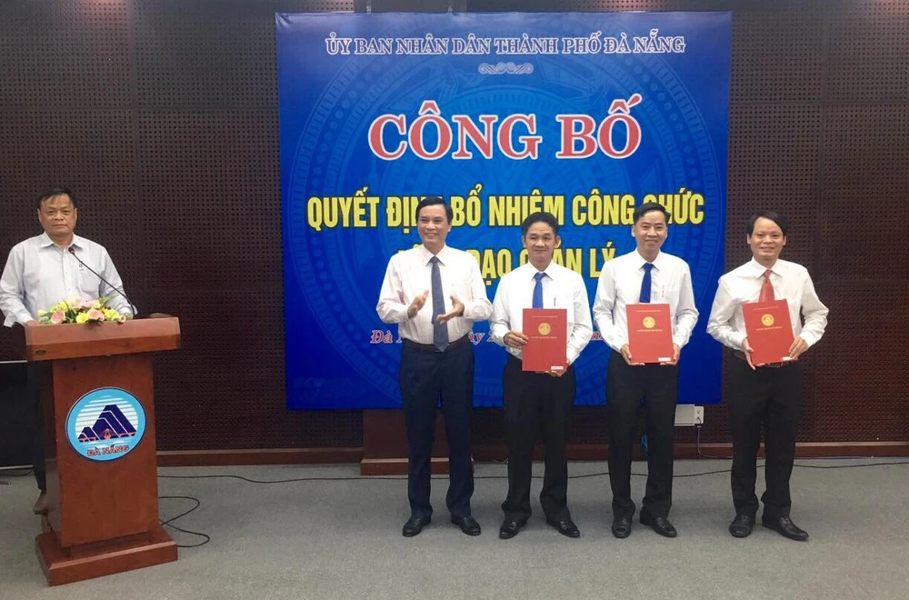 Đà Nẵng bổ nhiệm 3 Phó Giám đốc Sở Nội Vụ, Tài chính và NN-PTNT ảnh 1 Đà Nẵng bổ nhiệm 3 Phó Giám đốc Sở Nội Vụ, Tài chính và NN-PTNT ảnh 1