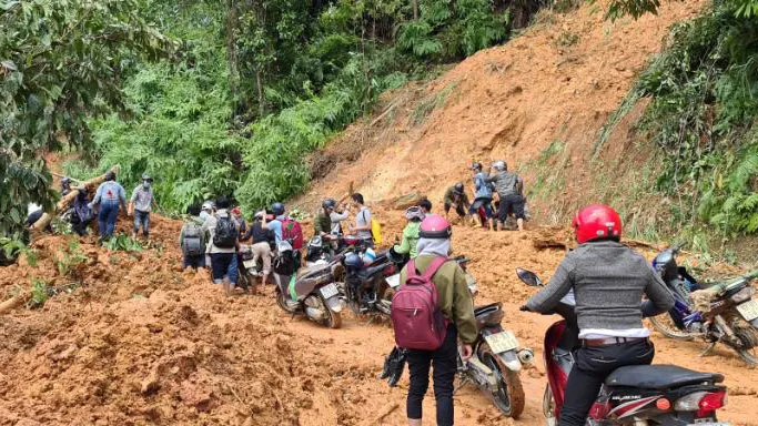 Thảm họa sạt lở vùi lấp người ở Trà Leng, Trà Vân: Tìm được 14 thi thể, 14 người chưa tìm được ảnh 25