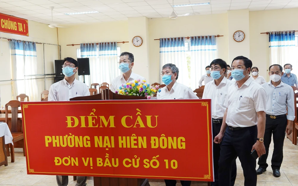 Bầu cử ở vùng có dịch Covid-19 được Đà Nẵng thực hiện như thế nào? ảnh 2 Bầu cử ở vùng có dịch Covid-19 được Đà Nẵng thực hiện như thế nào? ảnh 2