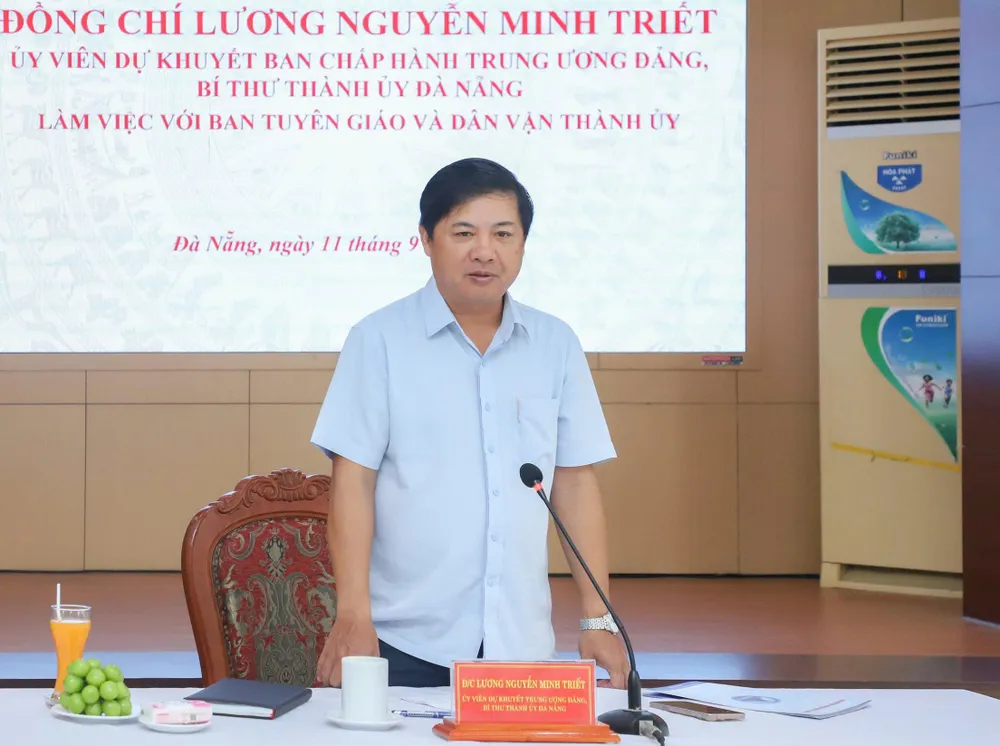 Đồng chí Lương Nguyễn Minh Triết, Bí thư Thành ủy Đà Nẵng chỉ đạo công tác tuyên giáo, dân vận phục vụ Đại hội Đảng 94b4502dc1a04afe13b1.jpg