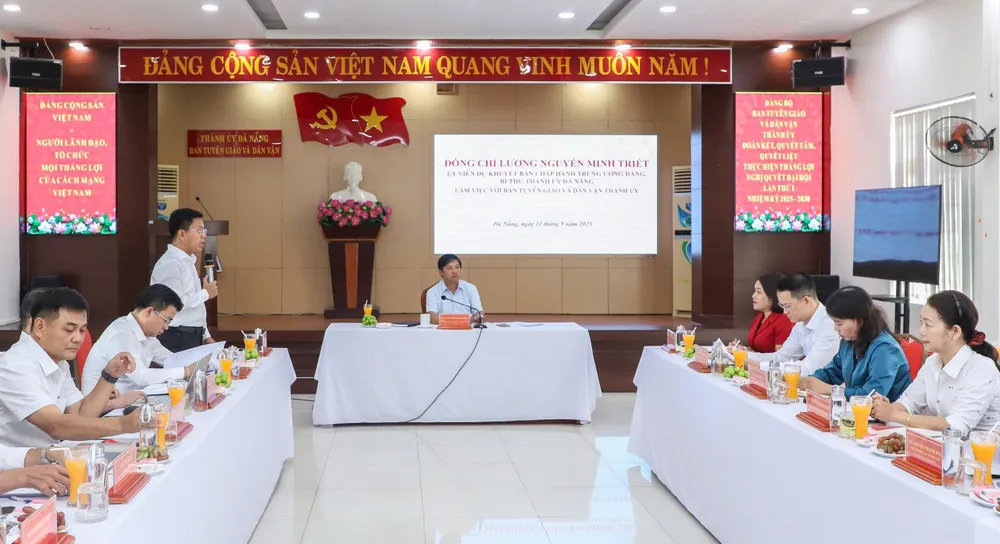 Bí thư Thành ủy Đà Nẵng Lương Nguyễn Minh Triết đã chủ trì cuộc làm việc với Ban Tuyên giáo và Dân vận Thành ủy Đà Nẵng về công tác tuyên truyền phục vụ đại hội, chỉ rõ những nhiệm vụ trọng tâm cần tập trung thực hiện 99570d7783fa08a451eb.jpg