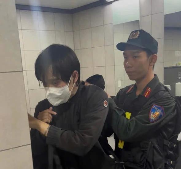 滨城坊公安正在查明一名男子被指控在地铁上性骚扰案件。