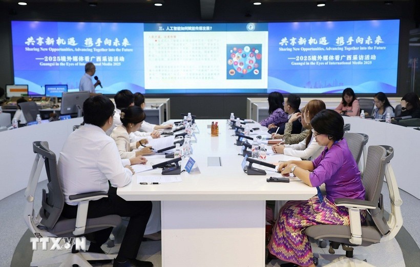 活动吸引了来自中国和东盟多国的高级媒体代表及学术专家参会。