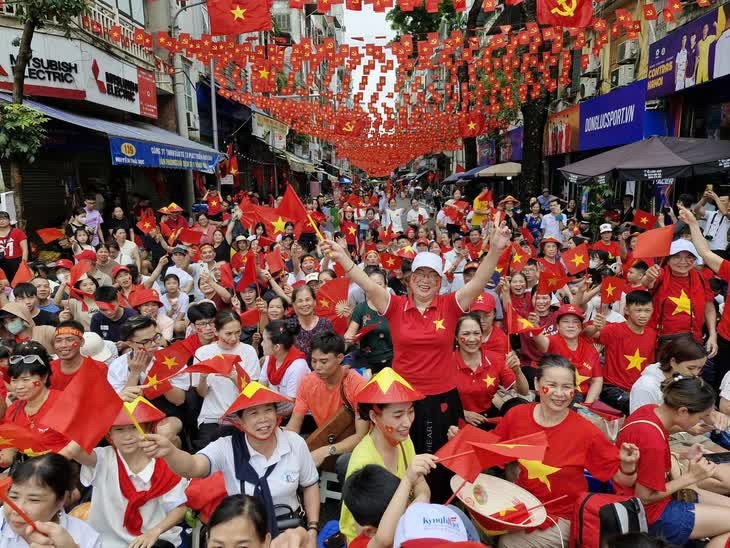 逾5.6万亿元国庆礼物送到民众手中。