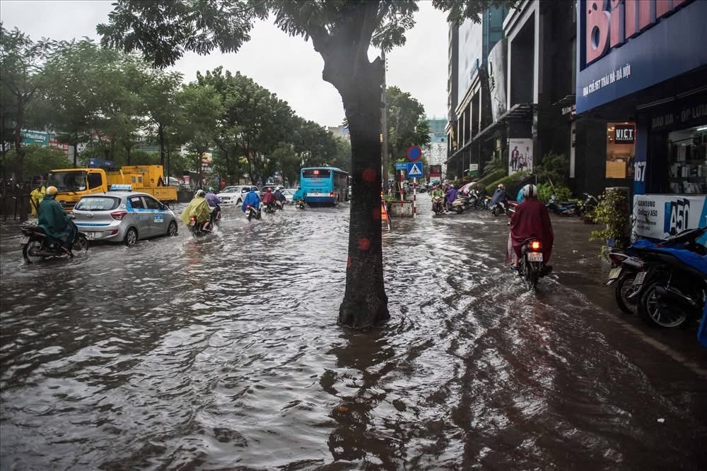 全国多地将强降雨，慎防城市淹水。