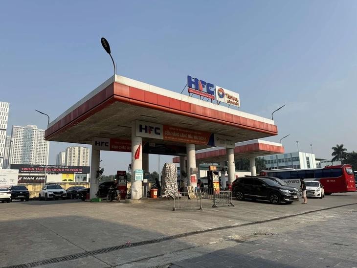 9月21日上午，加油站已恢复运营。