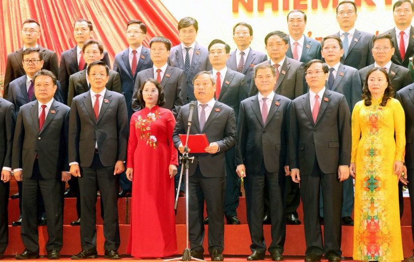 武大胜同志发表讲话。