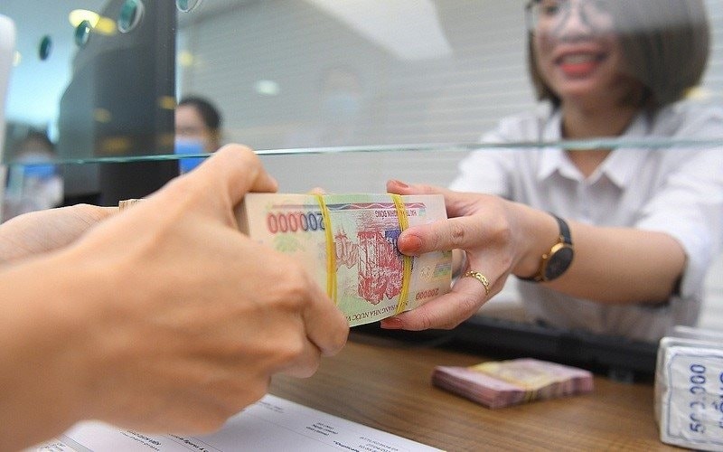 居民存款创历史新高近7750万亿元。