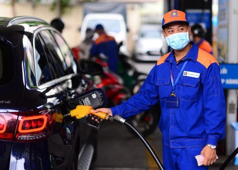 燃油售价一律下调。