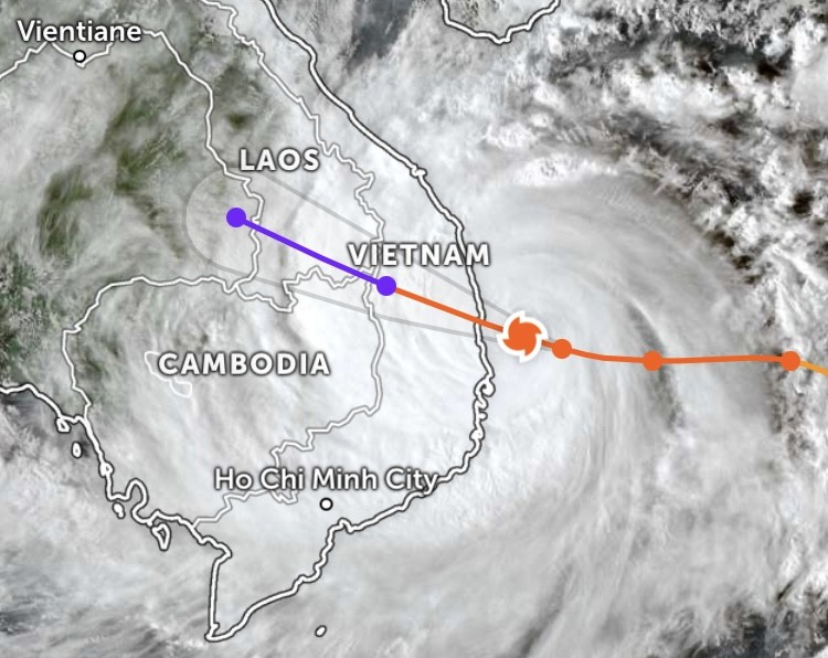 11月6日下午4时13号台风中心位置的卫星照片。图：Z.E