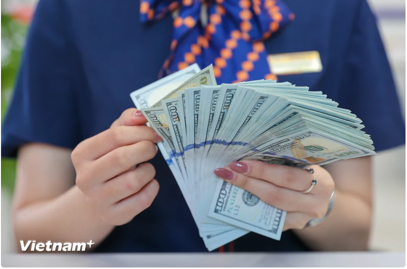 11月14日上午，美元卖出价继续下降。