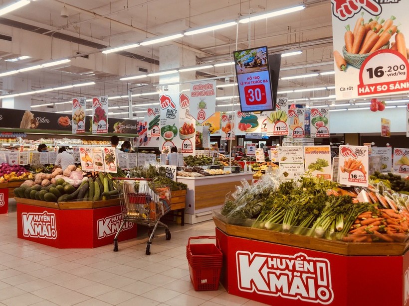 受台风过境后暴雨洪灾直接影响，各省市食品价格大幅上涨。图：越通社
