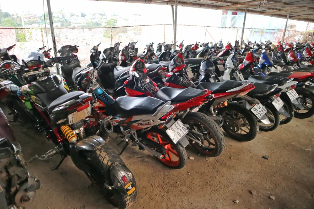 Chưa kịp “đi bão” dịp lễ, hàng chục xe máy đã bị tạm giữ ảnh 1 Chưa kịp “đi bão” dịp lễ, hàng chục xe máy đã bị tạm giữ ảnh 1