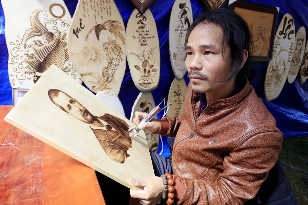 VIDEO: Du khách thăm vườn rau, hoa công nghệ cao giữa phố Đà Lạt ảnh 2