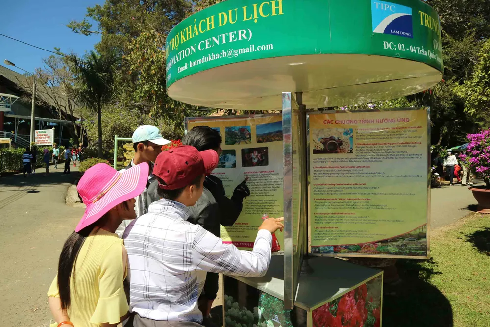 VIDEO: Dòng người không ngừng đổ về Đà Lạt du Xuân ảnh 7