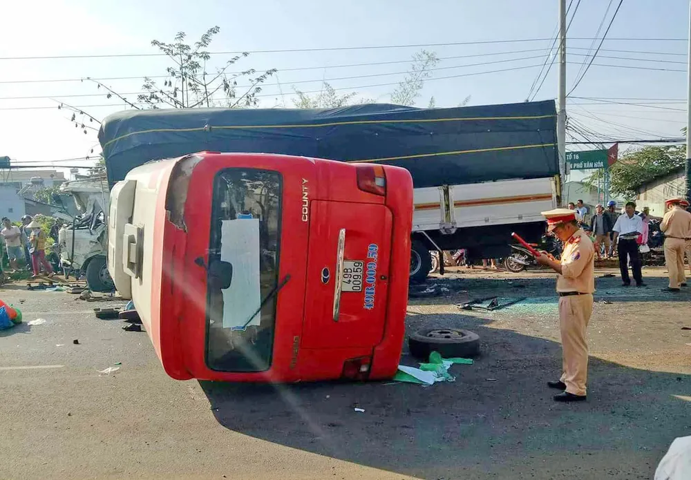 Tai nạn thảm khốc, 10 người thương vong ảnh 2