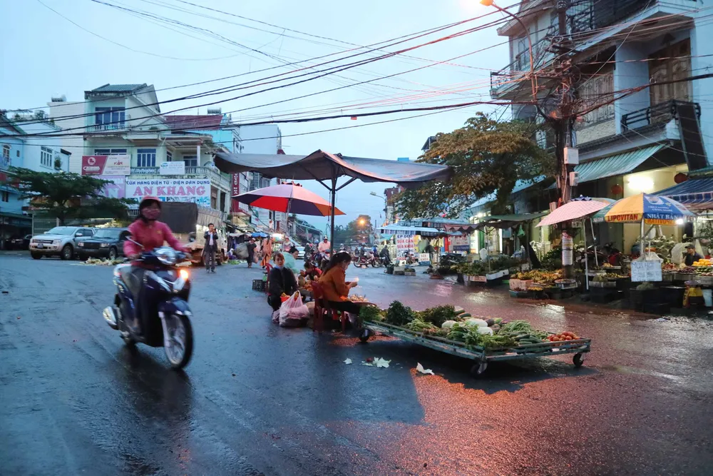 Chợ mọc giữa đường phố ảnh 5 Chợ mọc giữa đường phố ảnh 5