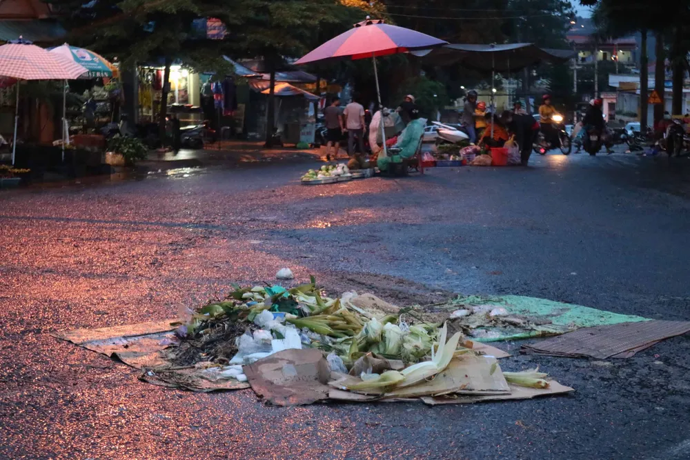 Chợ mọc giữa đường phố ảnh 7 Chợ mọc giữa đường phố ảnh 7